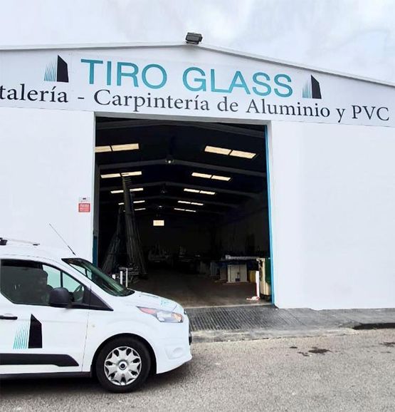 Tiro Glass Carpintería y Cristalería fachada